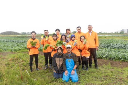 宮城県の温泉リゾート×地元の野菜農家「一の坊ファーム」5月21日(水)新入社員と料理長による種まき・収穫体験実施
